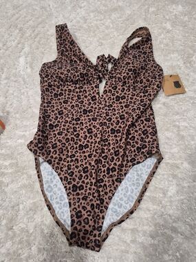 Shade & Shore Leopard-Print One-Piece Swimsuit - Tan & Black